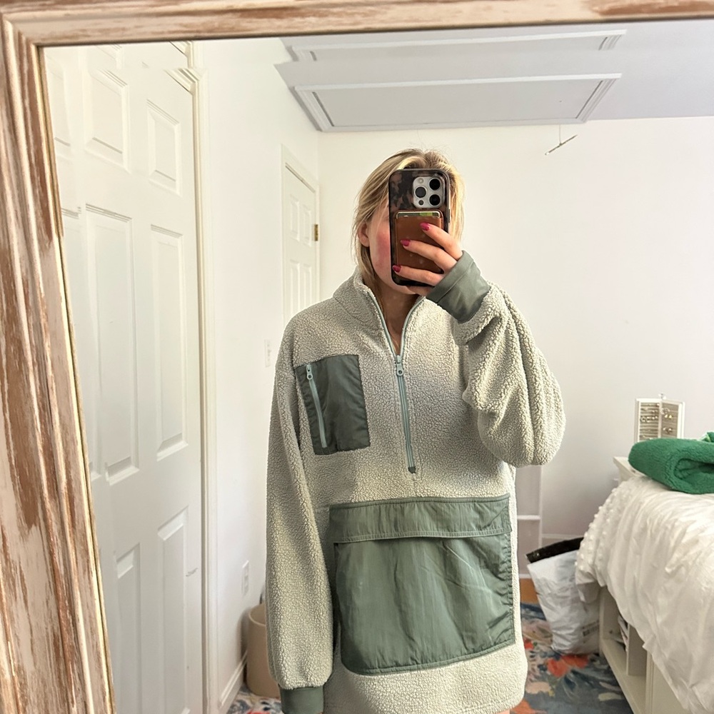 Aerie Soft Gray Sherpa Pullover